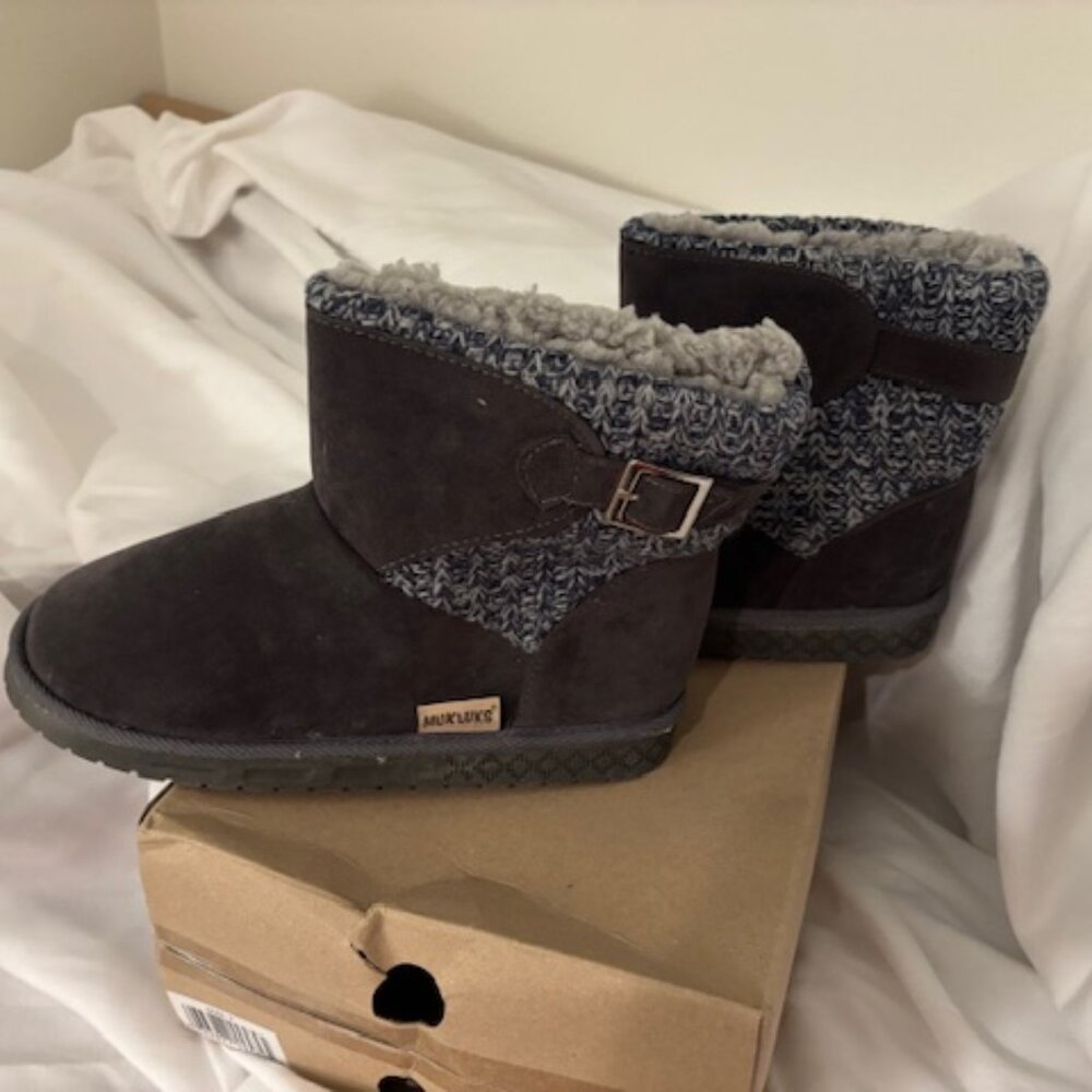 Muk Luks Gray Suede Faux Shearling Lining Womens Knit Boot NWT 7